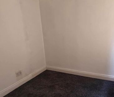 2 Bed Flat, Hitchin Road, LU2 - Photo 5