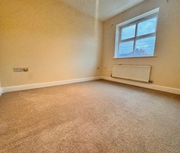 4 bedroom semi-detached house to rent - Photo 6