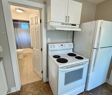 For Lease - 4143 Welland Street, Niagara Falls, Ontario - Photo 3