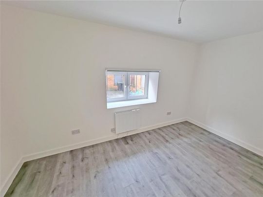 1 Bedroom Flat to Rent in Victoria Road, Rushden, Northants, NN10 - Photo 1