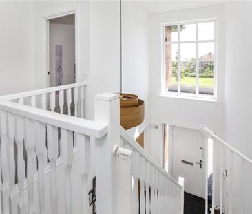 Stylish and contemporary five bedroom, three bathroom property in t... - Photo 2