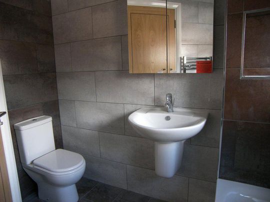 2 bedroom semi-detached house to rent - Photo 1