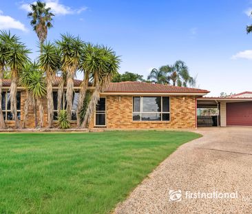 Private Cul-de-Sac Position with Great Outdoor Living - Photo 5