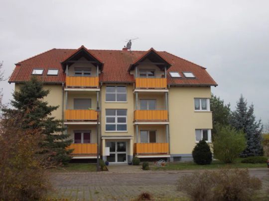 Schöne, gemütliche 3-Raum-Wohnung in Thalheim -angenehm ruhiges Wohnen im I. OG mit 2 Balkonen. - Photo 1