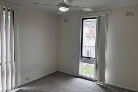FAMILY HOME – FRESHLY PAINTED & READY TO MOVE IN - Photo 2