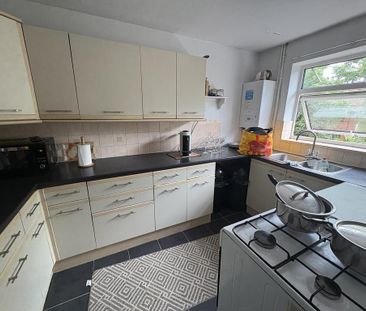 2 bedroom maisonette to rent - Photo 5