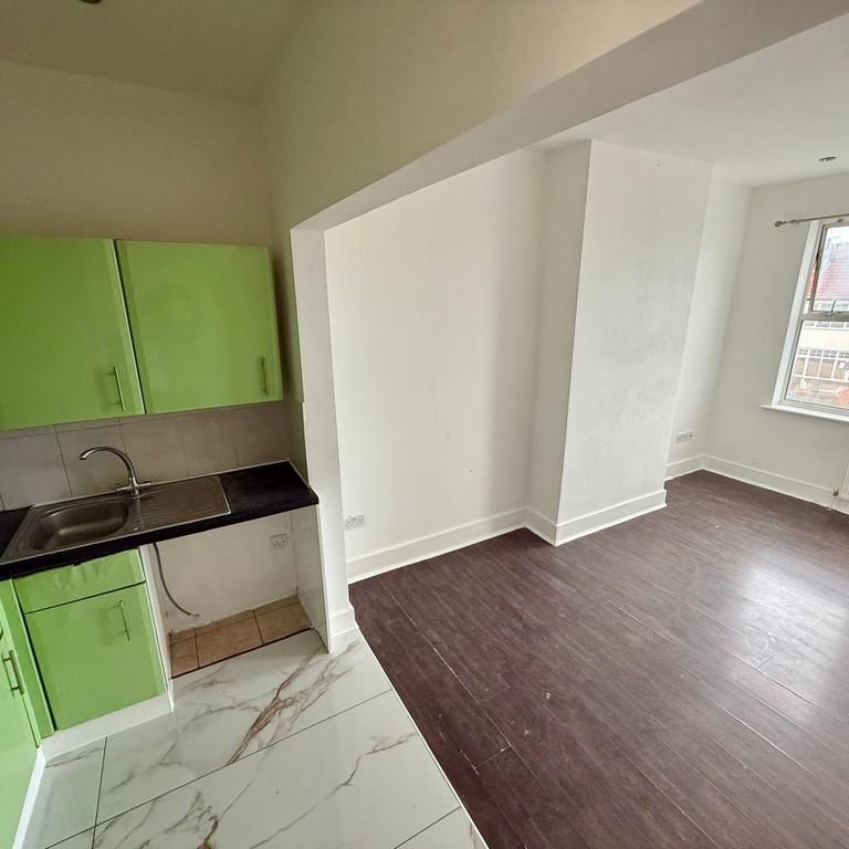 1 bedroom flat to rent - Photo 1