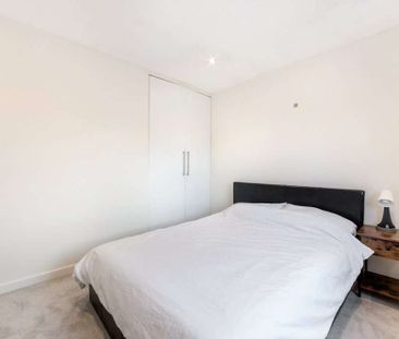 Spacious and well laid out 3 bedroom house to rent in Wapping. - Photo 4