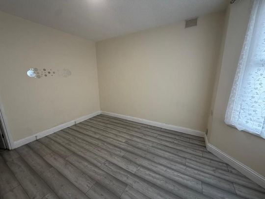 6 bedroom terraced house to rent - Photo 1
