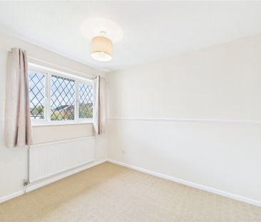 2 bedroom House in Calshot Place, Reading - Photo 5
