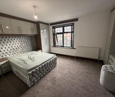 5 bedroom terraced house to rent - Photo 4