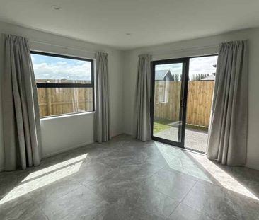 Why not Woodend! - Photo 2