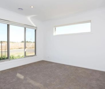 10 Kempsey Street, Werribee. - Photo 1