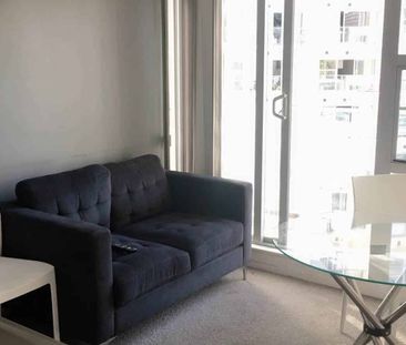 2 bedroom apartment with 1 bathroom - Photo 1