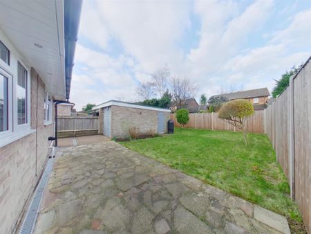 Spenser Close Warsash Southampton SO31 9GR - Photo 2