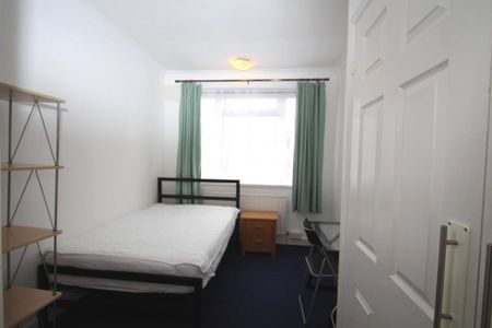 STUDENT 5 Bedroom Maisonette – Surbiton (Tolworth Broadway, KT6) - Photo 3