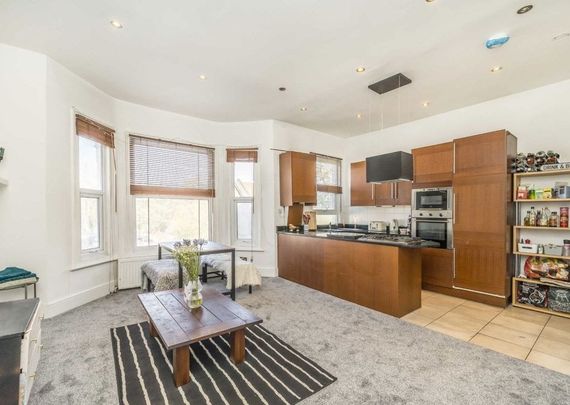 Greyhound Lane, SW16 5SB, London - Photo 1