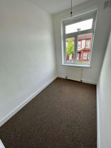 Leonard Road, London, N9 - Photo 3