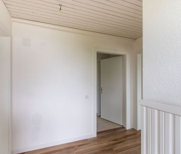 Beautiful 3-room apartment in Meyriez – on the 1st floor with a porch - Photo 3