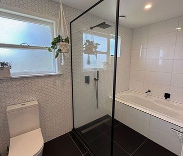 Charming 3BR Henderson Haven - Photo 6