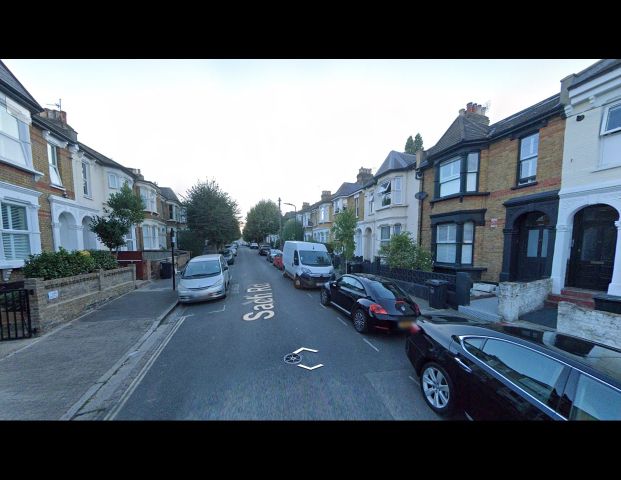 Studio Flat, Sach Road, E5 - Photo 1