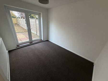 Kingsland Close, Northampton - Photo 2