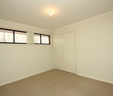 "Large Family Home" - Photo 2