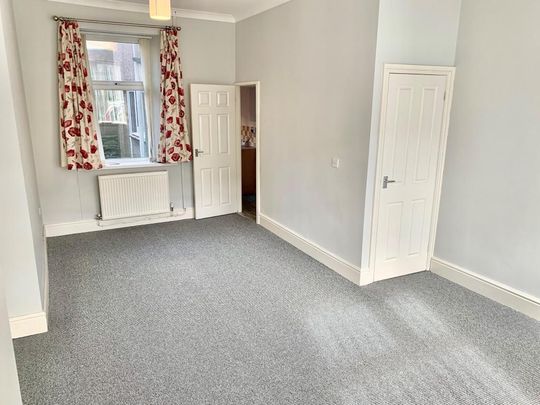 House - Terraced For Rent Rickards Street, Pontypridd - Photo 1