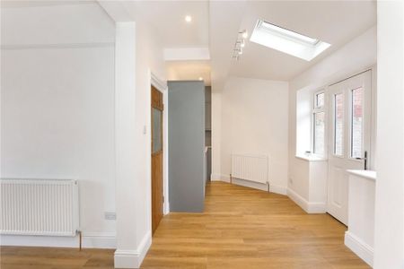 2 bedroom end of terrace house to rent - Photo 5