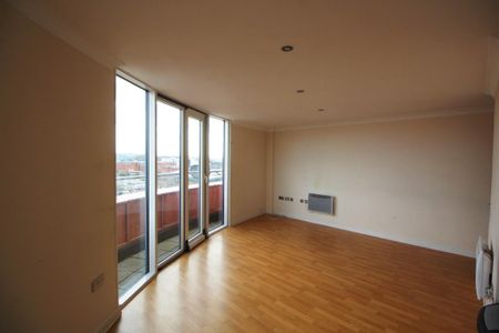 2 bedroom penthouse to rent - Photo 3