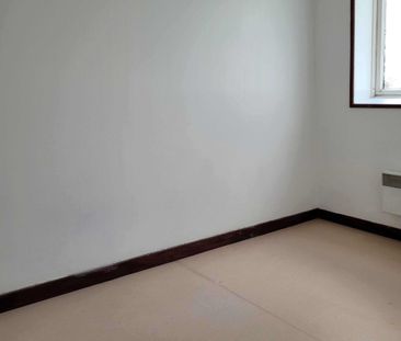 Location Appartement 2 pièces 43m² BEAUVOIS EN CAMBRESIS 59157 - Photo 1