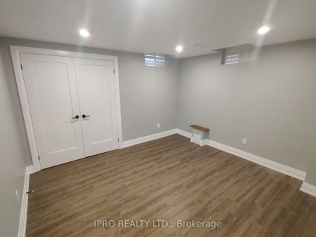 Property For Lease | W9285195 - Photo 2