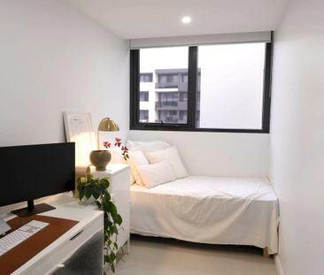 1 Bedroom + Separate Study I East-Facing I Resort-Style Living - Photo 3