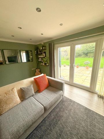 3 bedroom detached bungalow to rent - Photo 2