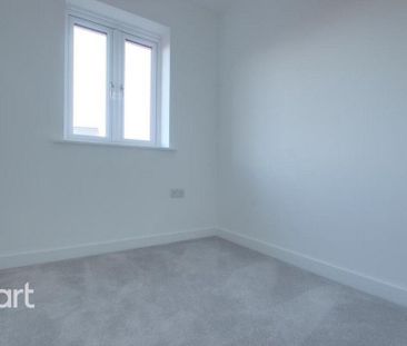 3 bedroom semi-detached house to rent - Photo 4