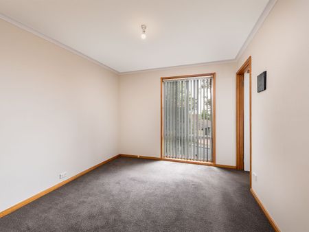 33 Diamond Drive, Blackmans Bay, TAS 7052 - Photo 2