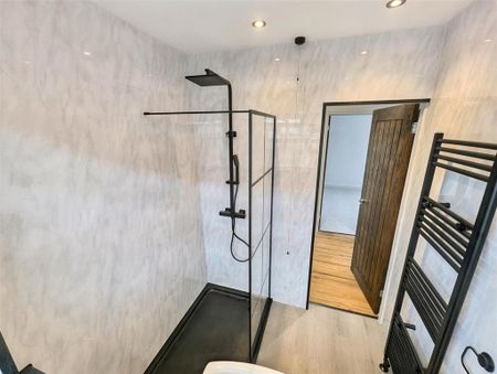 3 bedroom semi-detached bungalow to rent - Photo 5