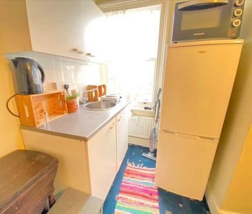 Studio to rent - Photo 6