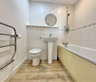 Waterloo Road, Stalybridge - Photo 5