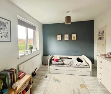 3 bedroom semi-detached house to rent - Photo 5