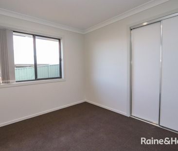 Brand New House In Kelso- Available 4.2.2026 - Photo 6