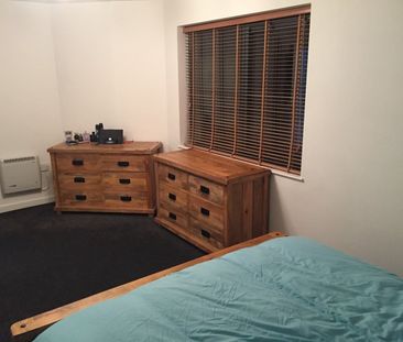 2 Bed Flat, The Chimes, S1 - Photo 6