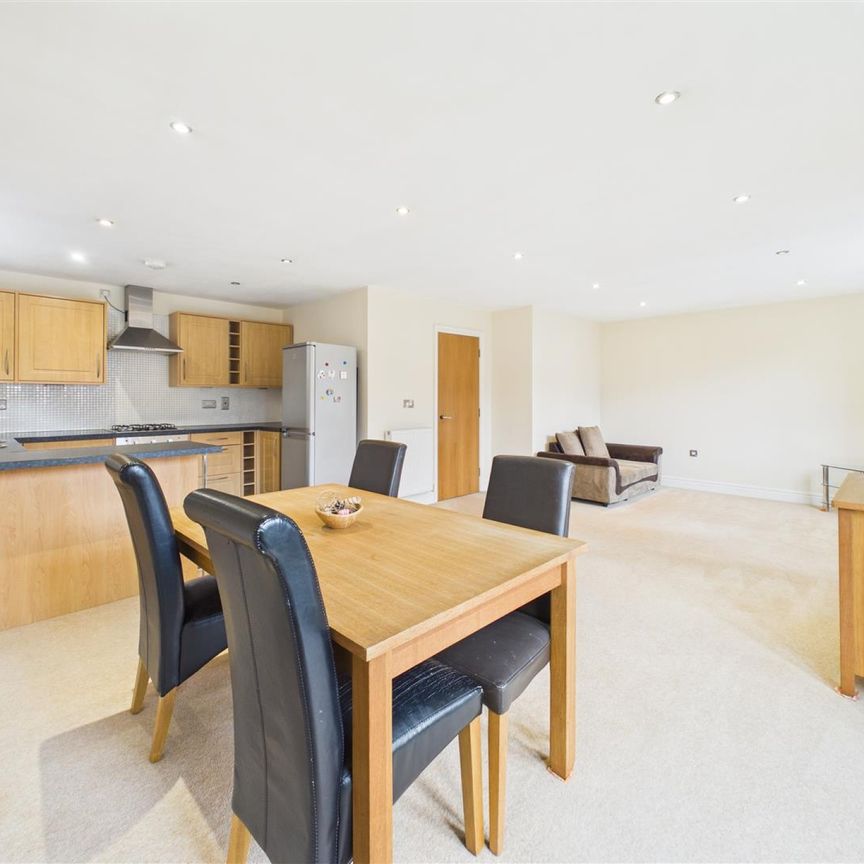 2 bedroom Apartment to rent - Photo 1