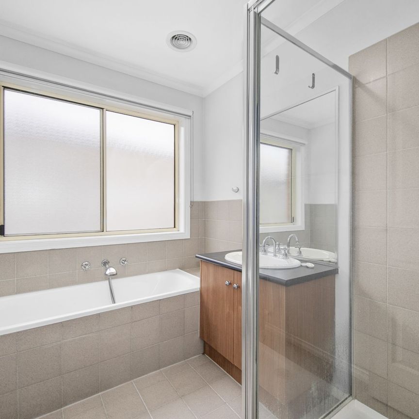 Spacious three bedroom home in quiet and convenient location - Photo 1