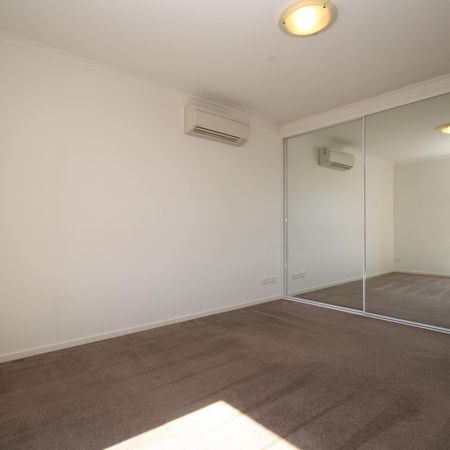 MODERN INNER CITY LIFESTYLE! - Photo 4