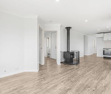 IMMACULATE THREE BEDROOM HOME - Photo 1