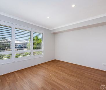 Beautifully presented and thoughtfully designed - Photo 6