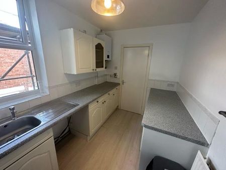 2 bedroom flat to rent - Photo 5