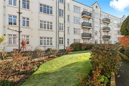 3 bedroom flat in Northwick Terrace - Photo 3