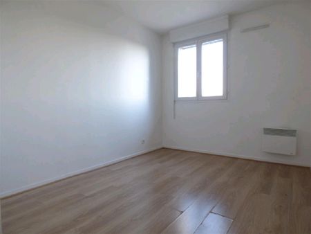 Location Appartement 3 pièces 59m² LOUVRES 95380 - Photo 2